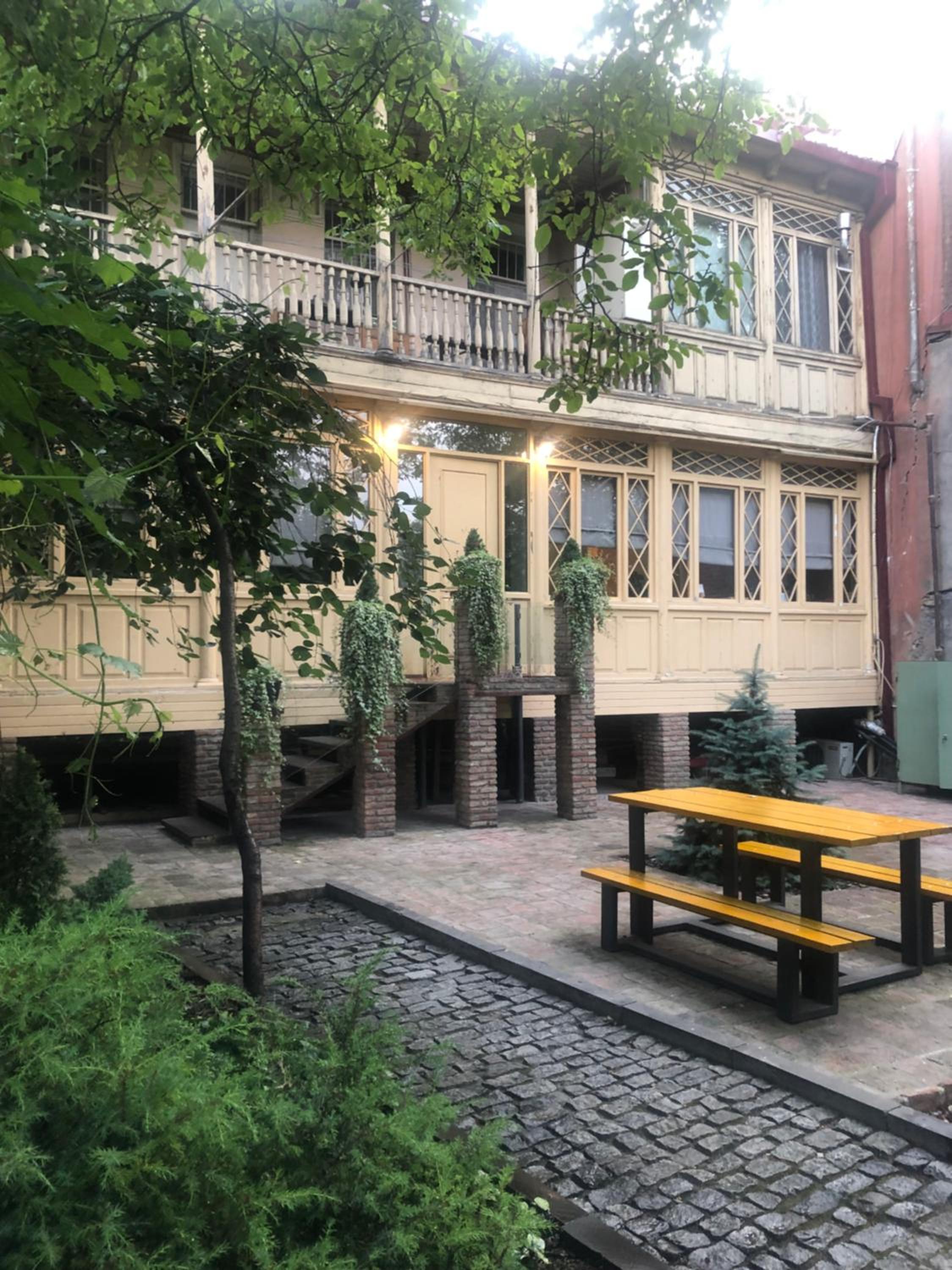 Photo 10