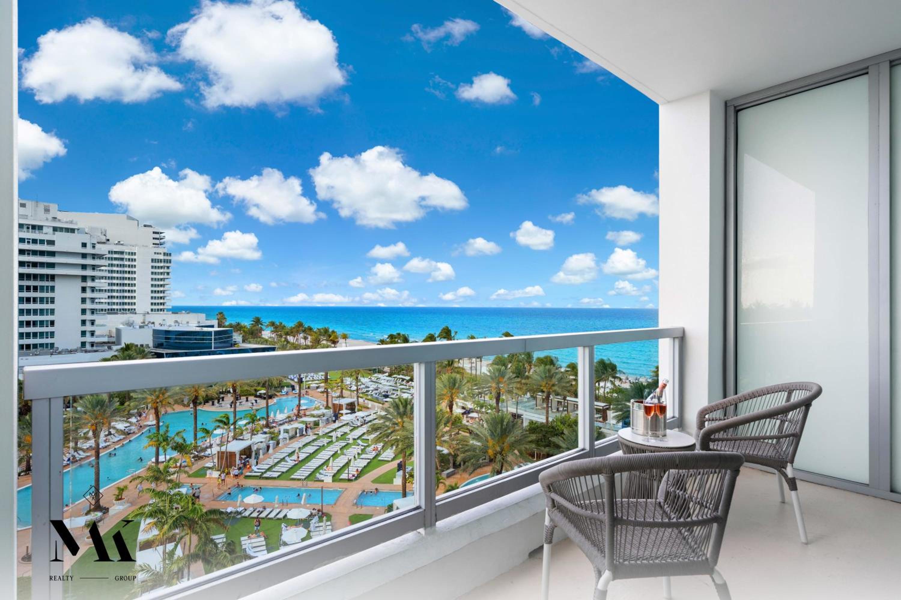 FontaineBleau Resort Balcony w Pool & Ocean View - Image 1