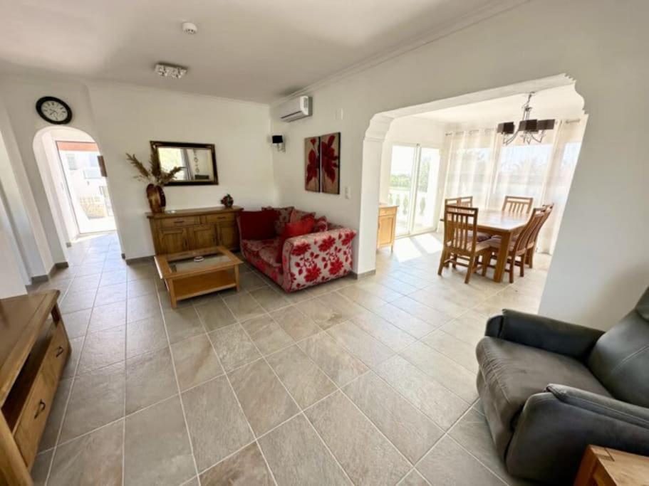 Casa Dega- Large three bedroom villa in Moraira view 5