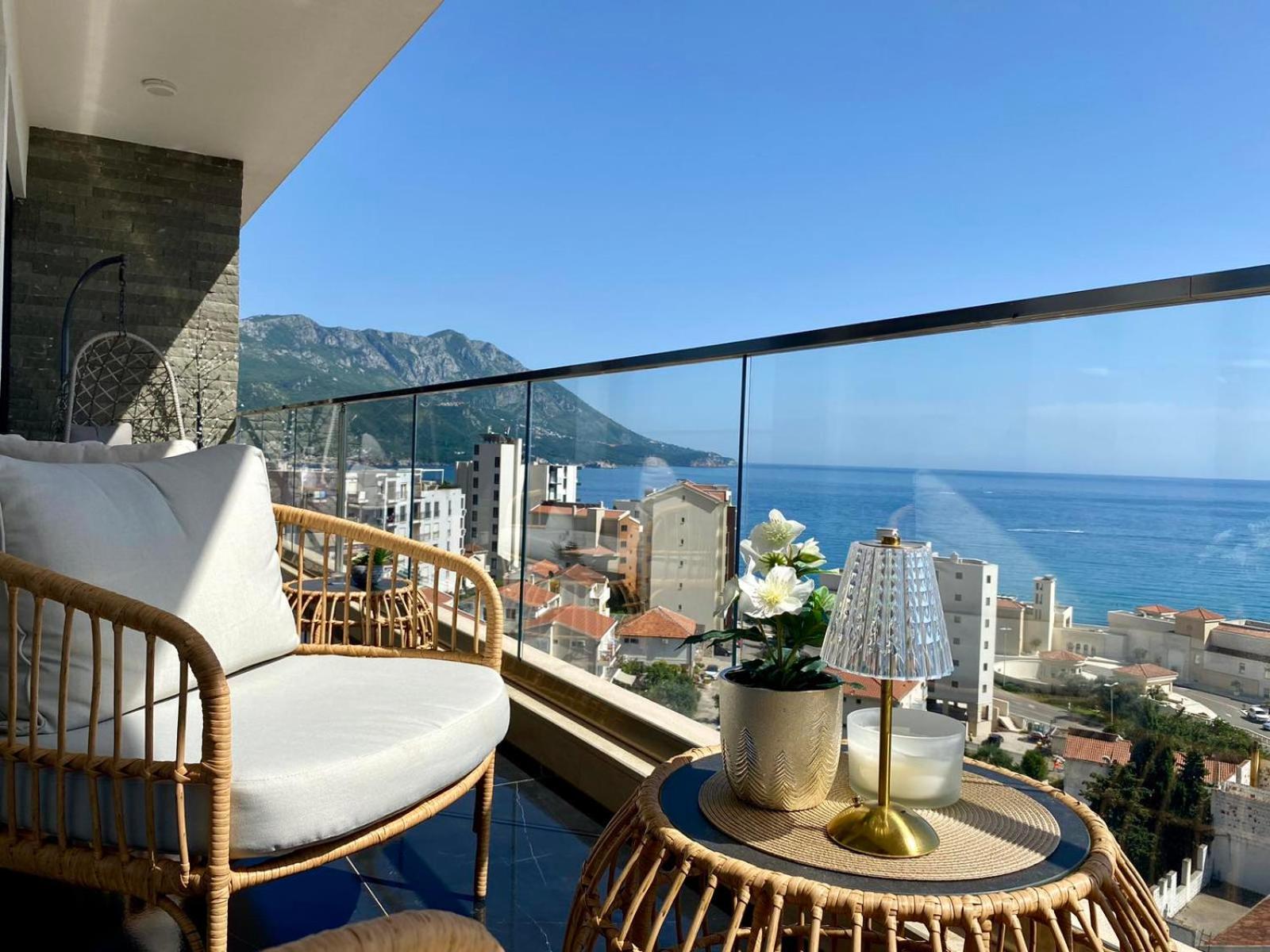 Sunset Penthouse Elia Residence