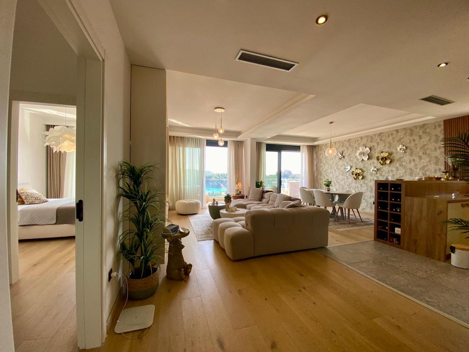 Sunset Penthouse Elia Residence