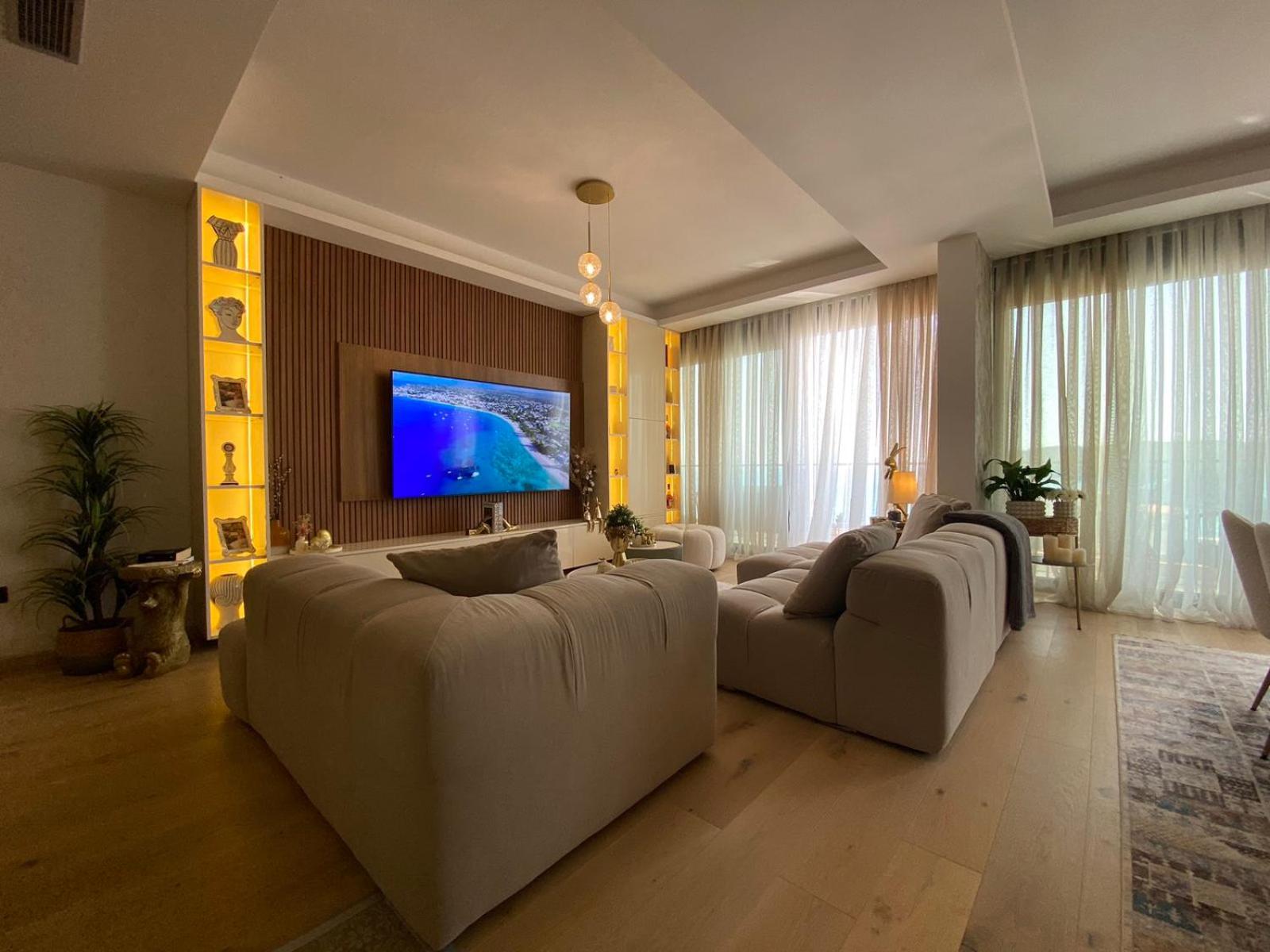Sunset Penthouse Elia Residence