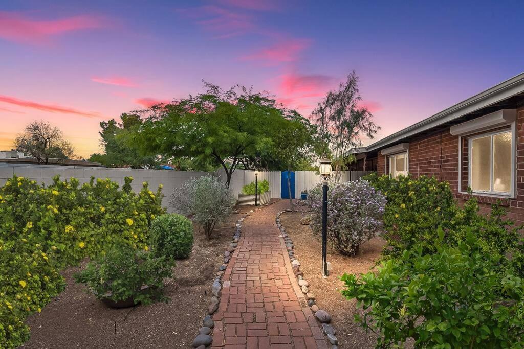 Stylish Modern Vintage 3BD 2BA with Pool, Sleeps 8 - Low Summer Rates! view 5
