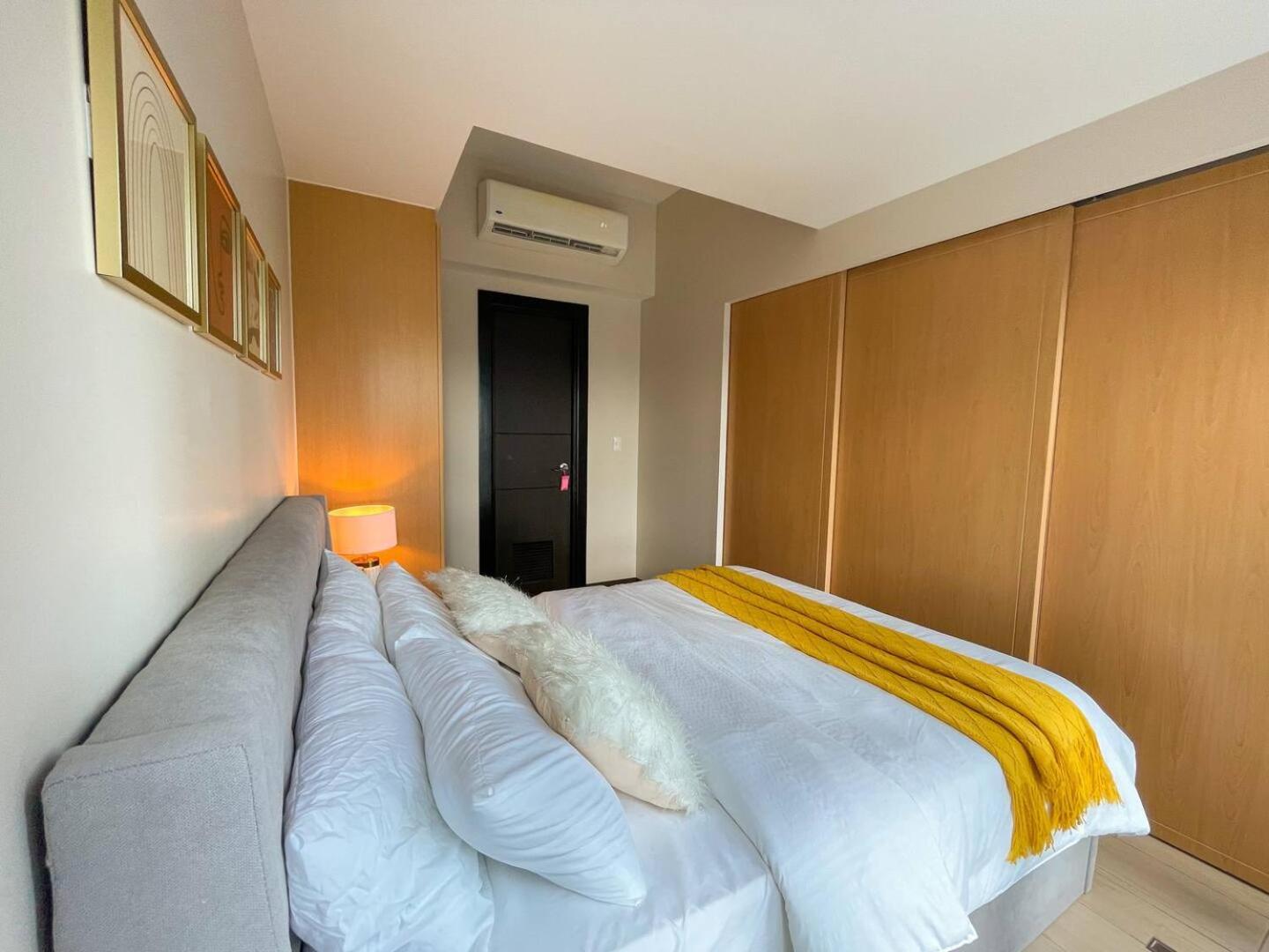Chic BGC Condo Near Uptown Parade #upt124r view 5