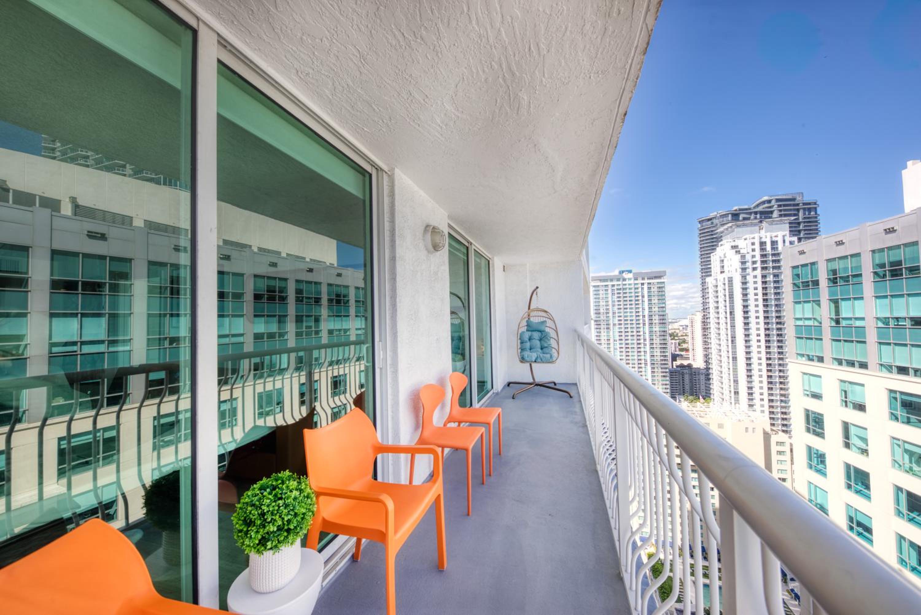 Oceanside Penthouse Apartment in Brickell Miami, Pool, Free Parking