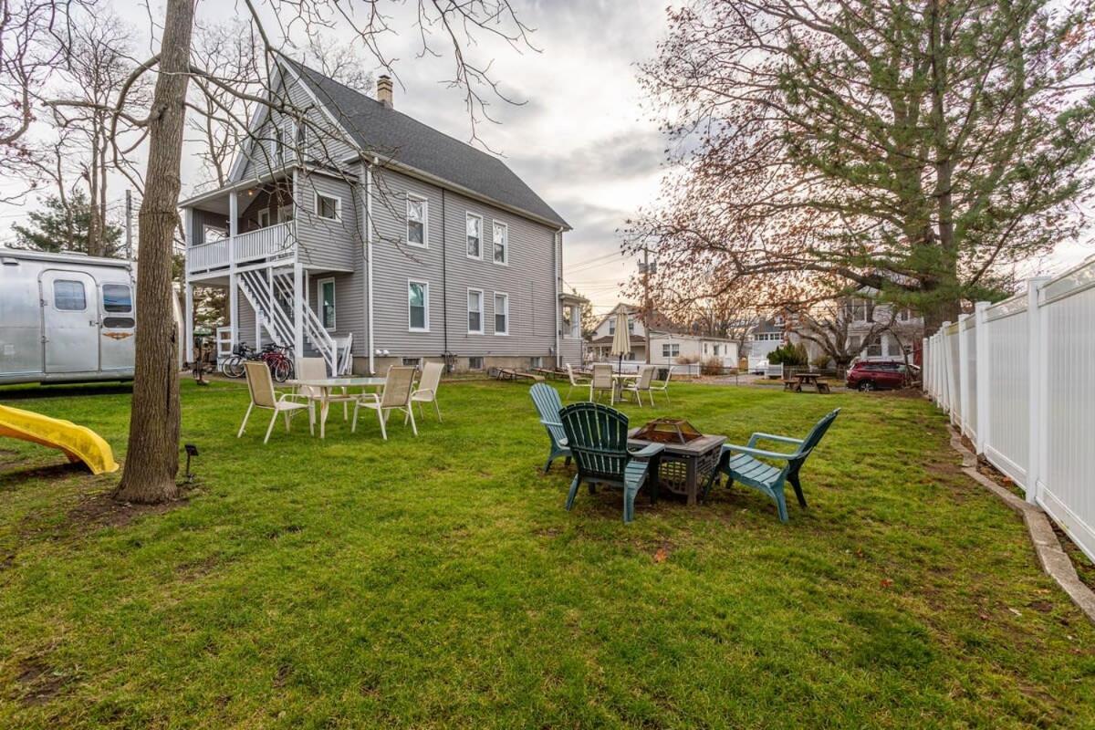 Sunny & Spacious 2BD 1BA WFH Apt-Huge Yard & Patio