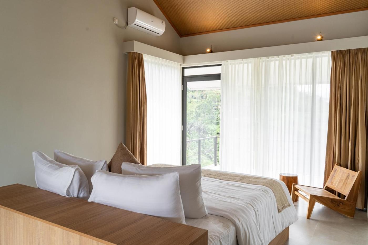 Jaden Hill Mountain City View Villa 8 Bedrooms With a Private Heated Swimming Pool and a Movie Room view 3