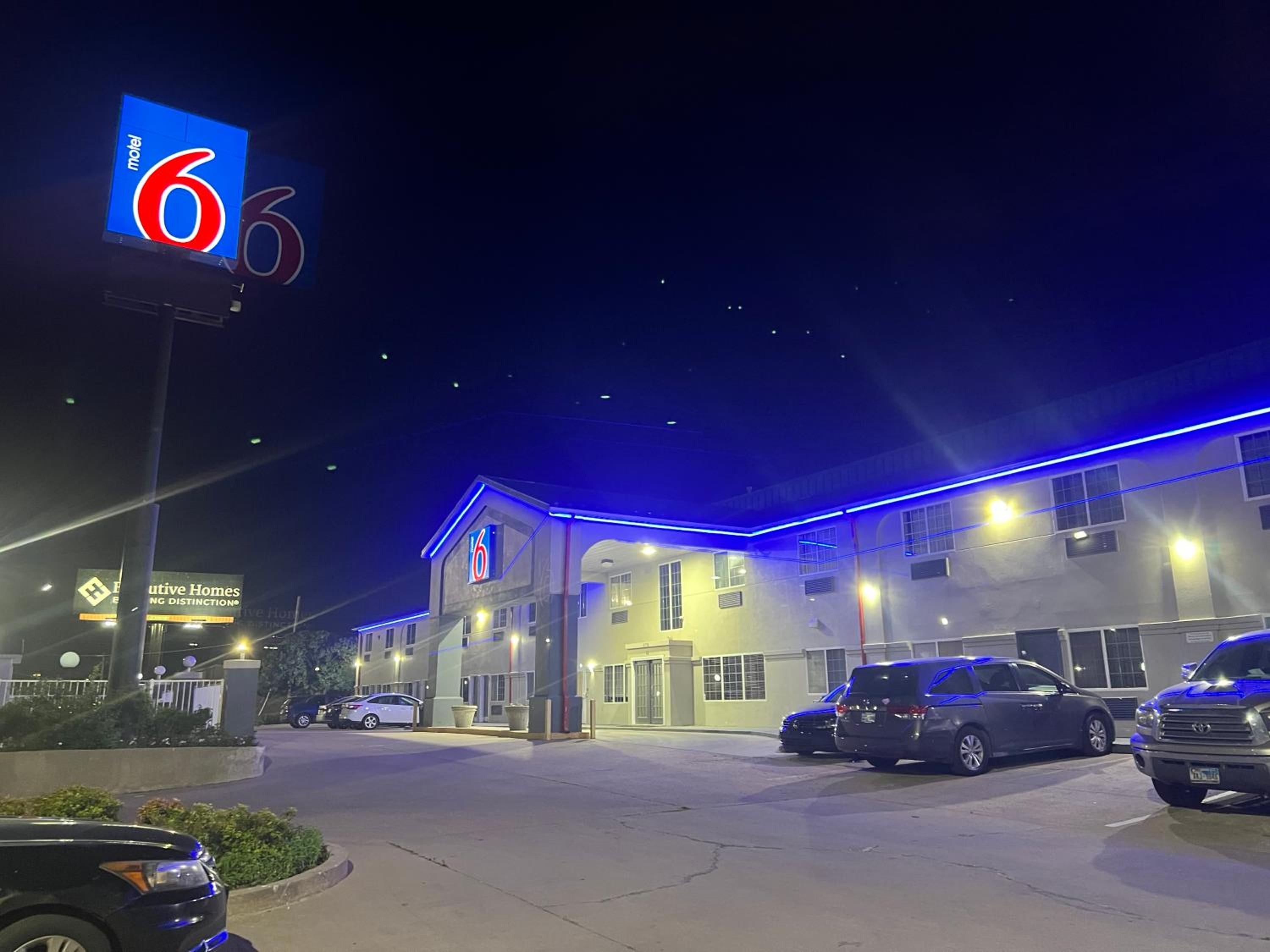 Hotel Motel 6 Tulsa, OK Airport