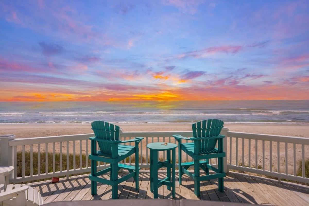 Topsail Treasure's - Oceanfront Luxury Spa Pool view 2