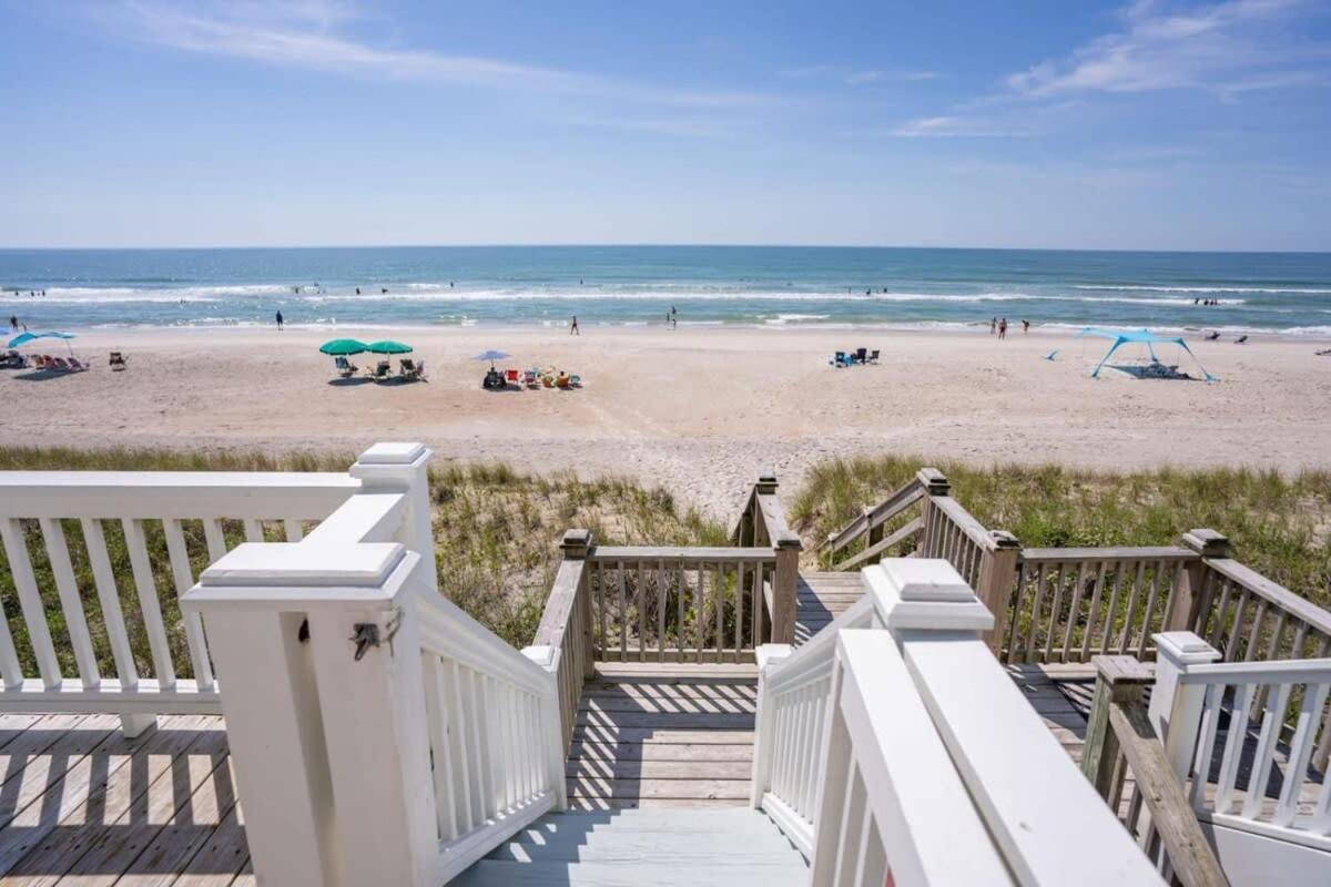 Topsail Treasure's - Oceanfront Luxury Spa Pool view 4