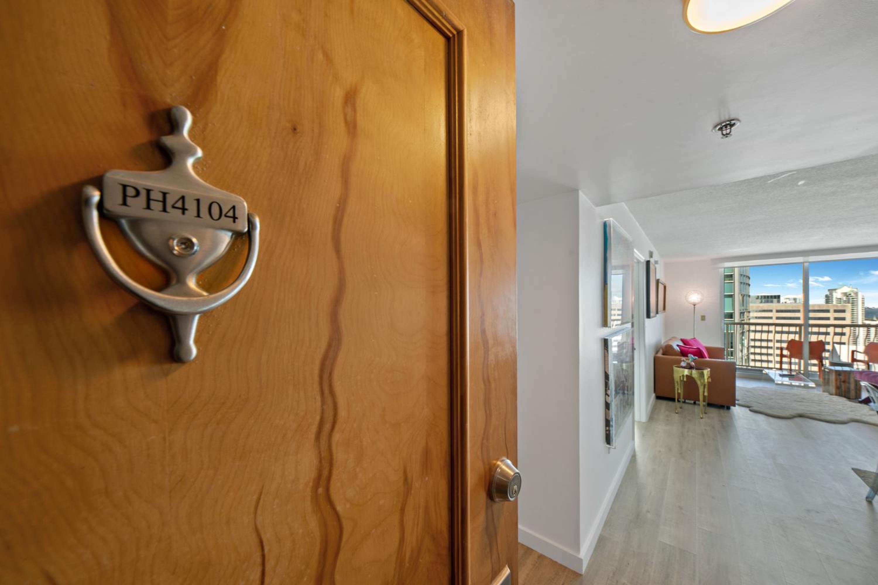 Oceanside Penthouse Apartment in Brickell Miami, Pool, Free Parking