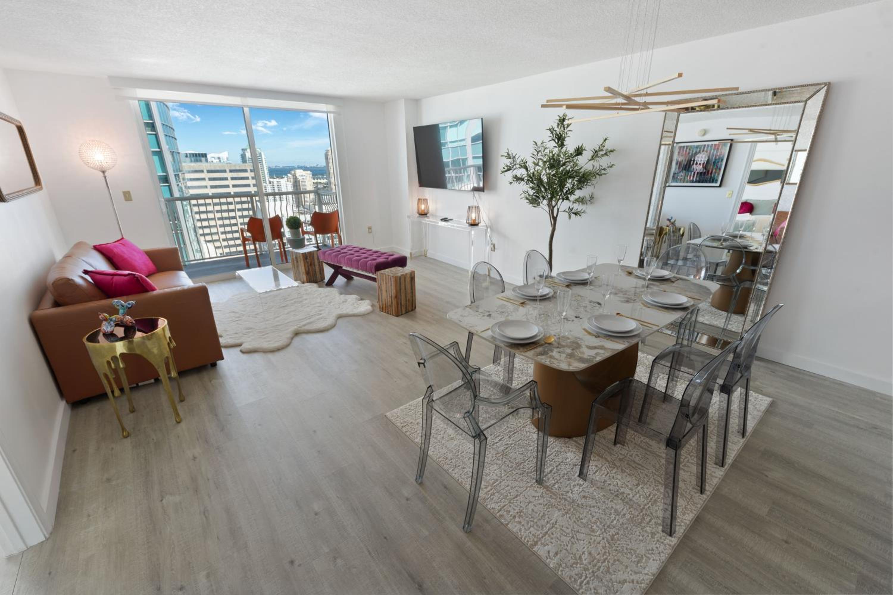 Oceanside Penthouse Apartment in Brickell Miami, Pool, Free Parking
