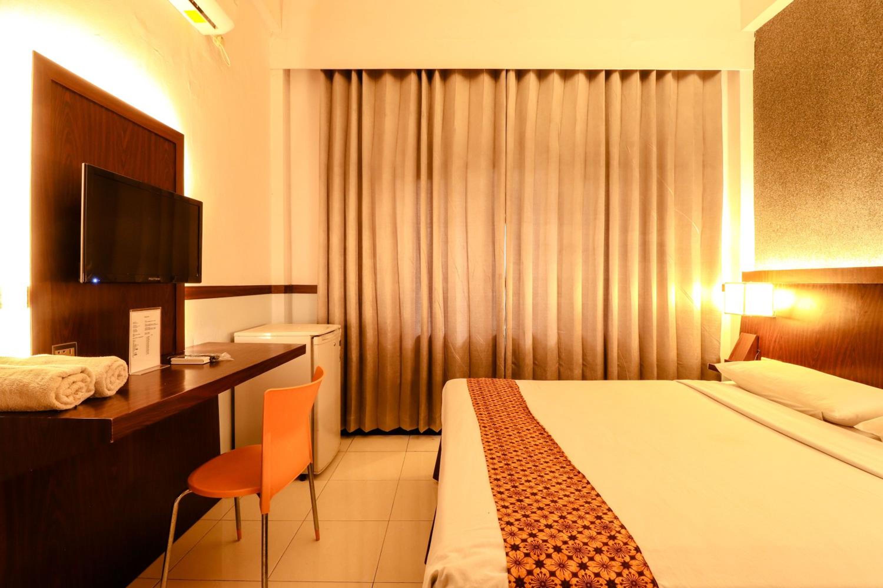 RedDoorz near Gubeng Station Surabaya