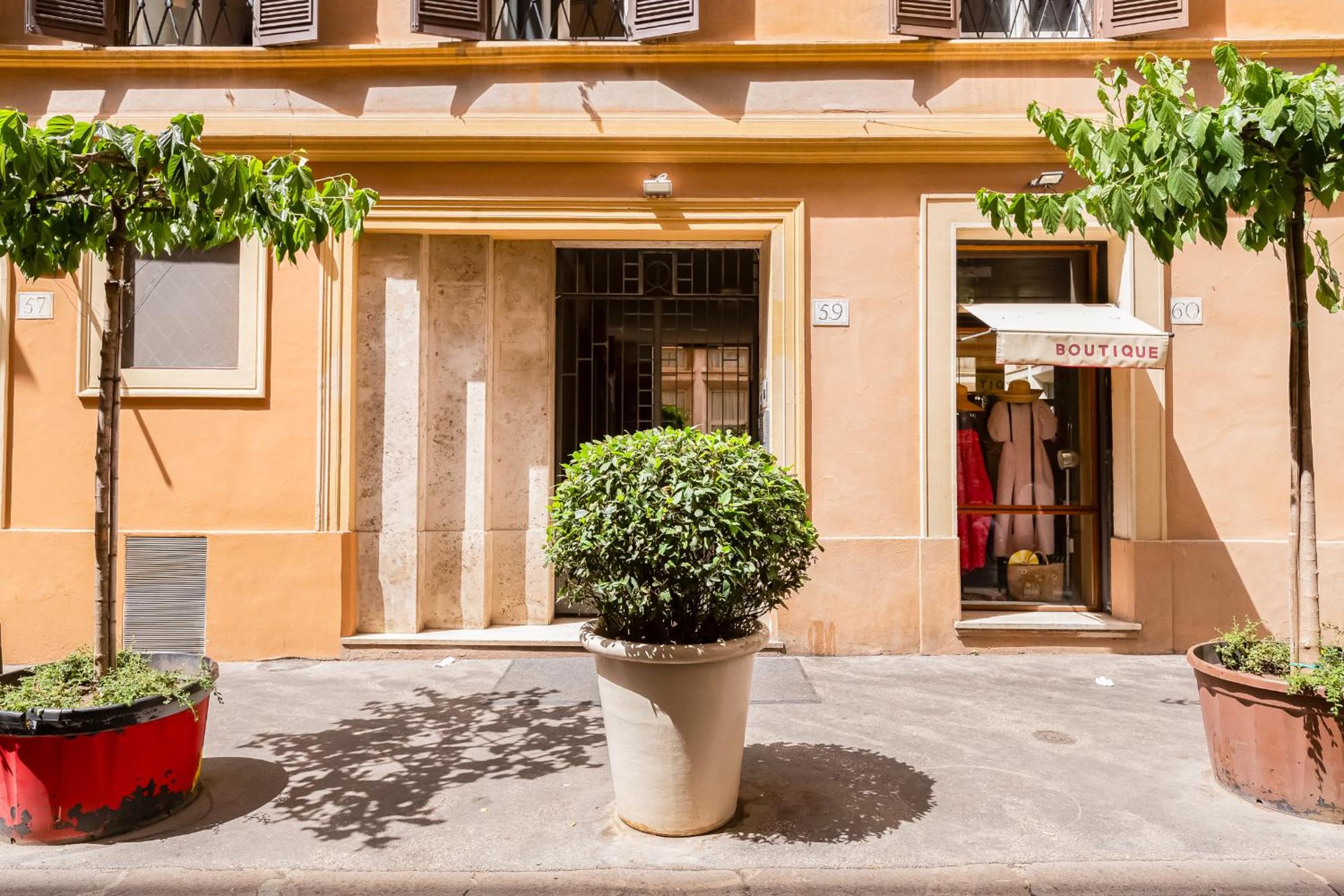 NEXT TO SPANISH SQUARE - RomeDreamHome