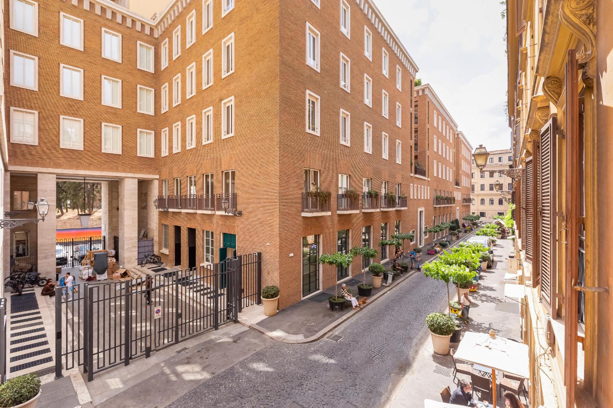 NEXT TO SPANISH SQUARE - RomeDreamHome
