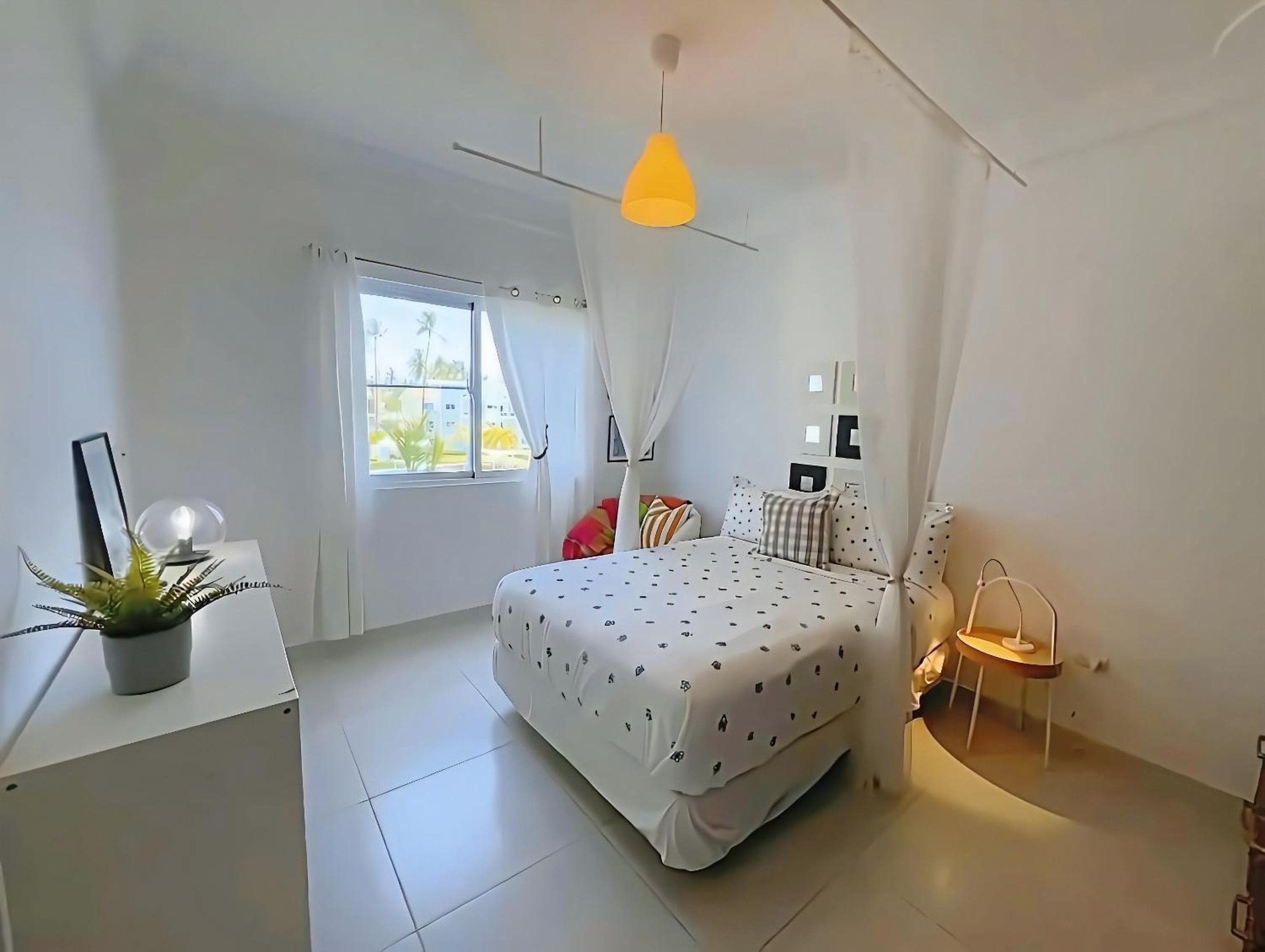 Duplex,near the Beach plus airport