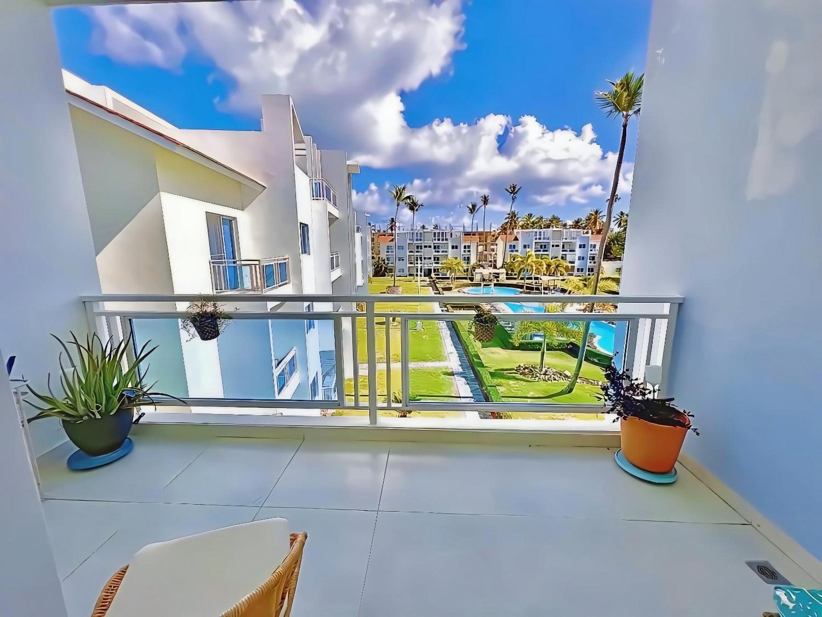 Duplex,near the Beach plus airport