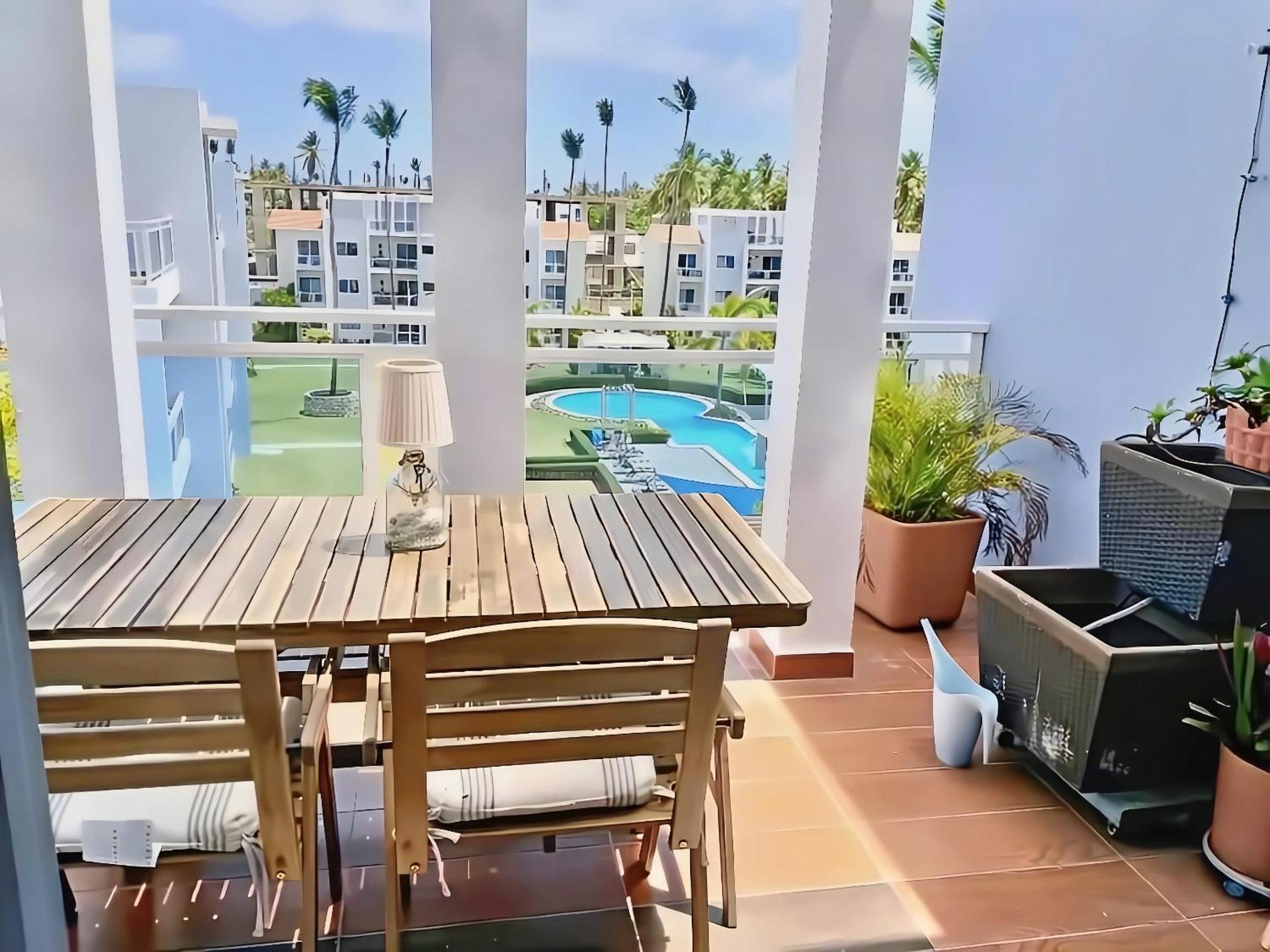 Duplex,near the Beach plus airport