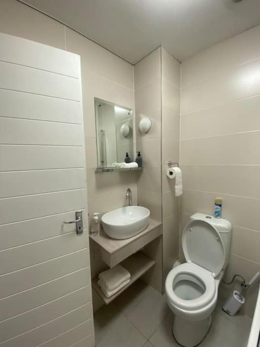 1 bedroom flat next to Grandpalm