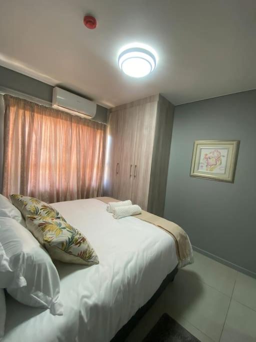 1 bedroom flat next to Grandpalm