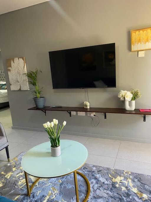 1 bedroom flat next to Grandpalm