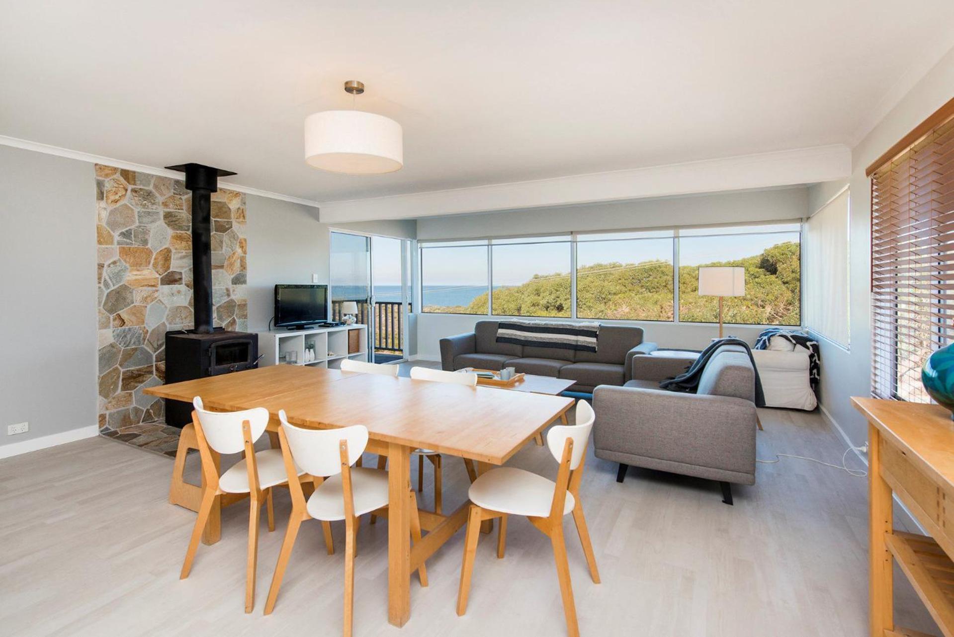 Seaclusion Cottage - Modern renovated beach house