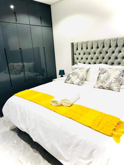 Energizing 2bedroom Apartment in Setlhoa Block 10