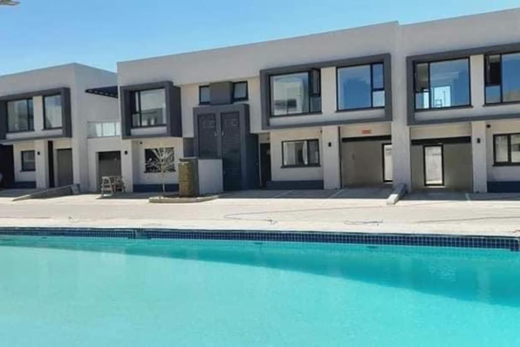 Energizing 2bedroom Apartment in Setlhoa Block 10