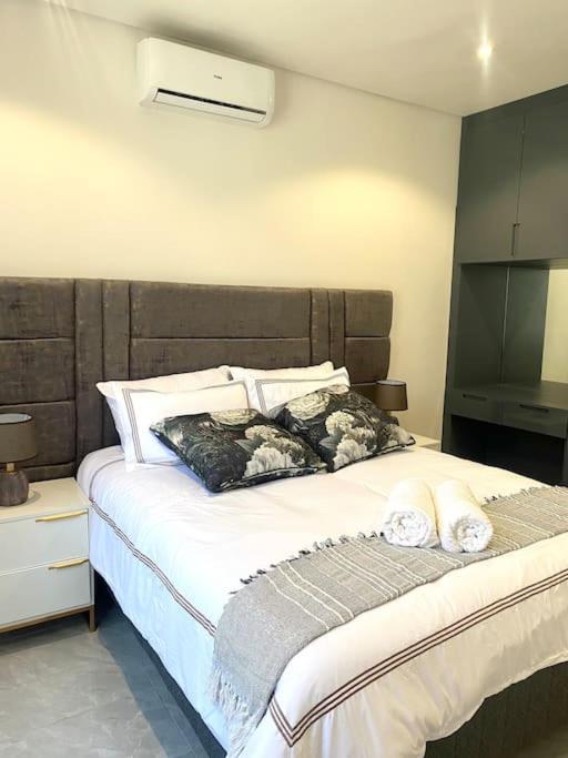 Energizing 2bedroom Apartment in Setlhoa Block 10