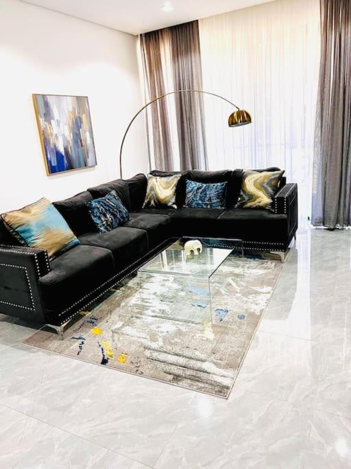 Energizing 2bedroom Apartment in Setlhoa Block 10