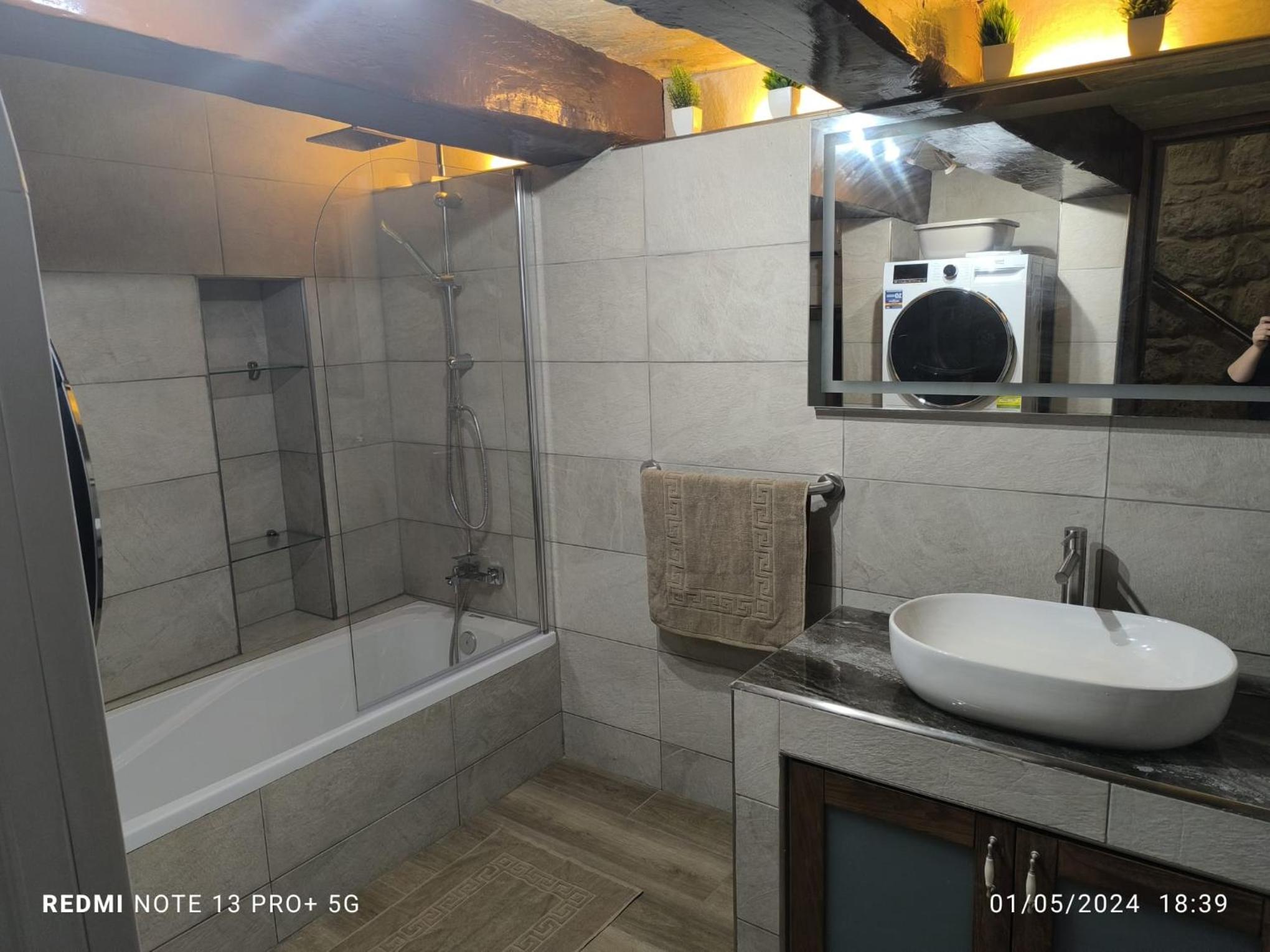 Birgu's central traditional apartment view 3