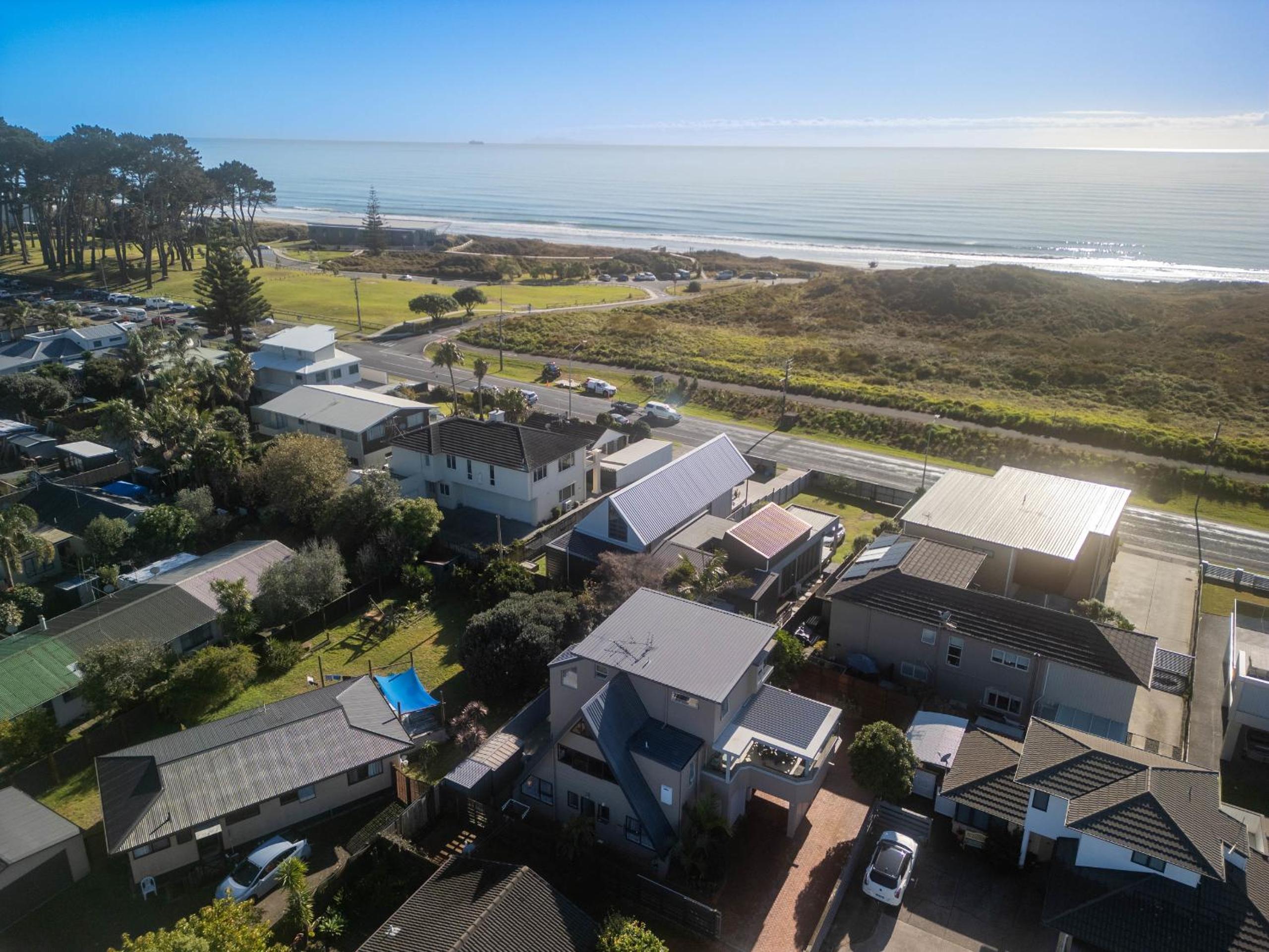 Coastal Chic - Papamoa Beach Holiday Home view 2