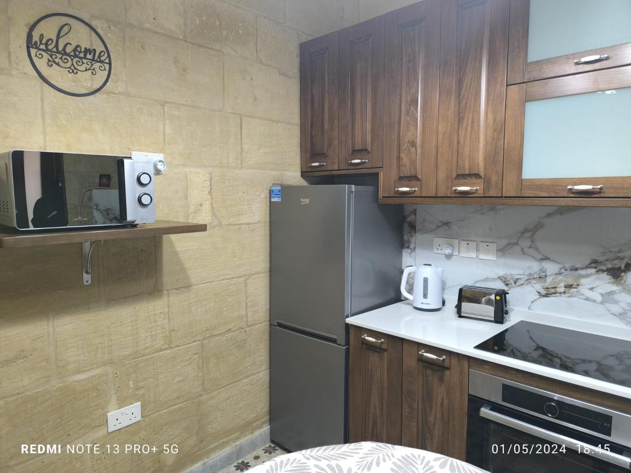 Birgu's central traditional apartment view 4