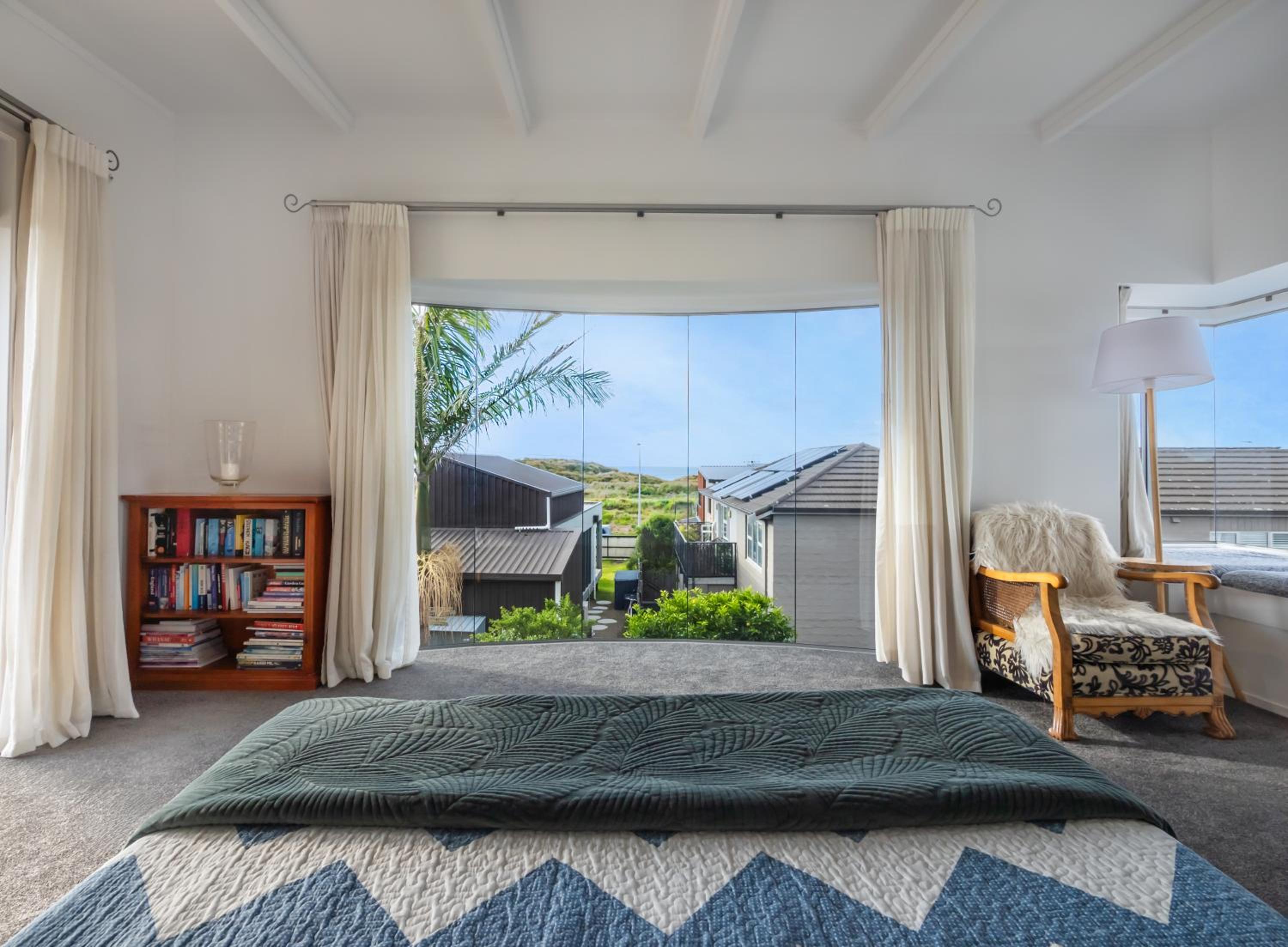 Coastal Chic - Papamoa Beach Holiday Home view 5