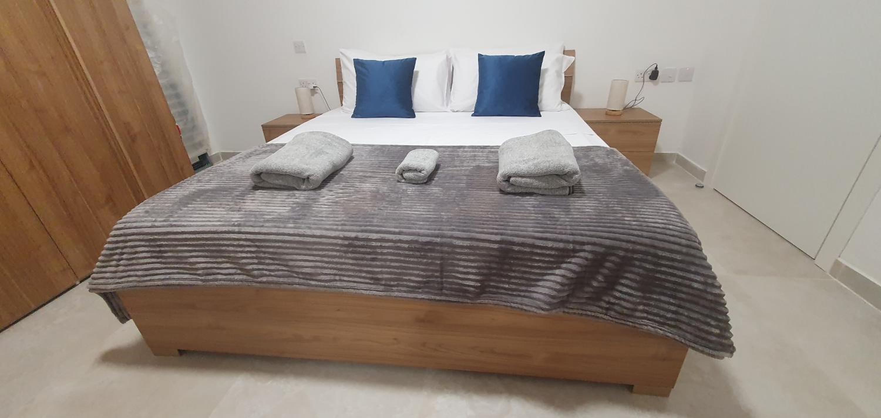 Centre Point Comfort Apartment photo 5