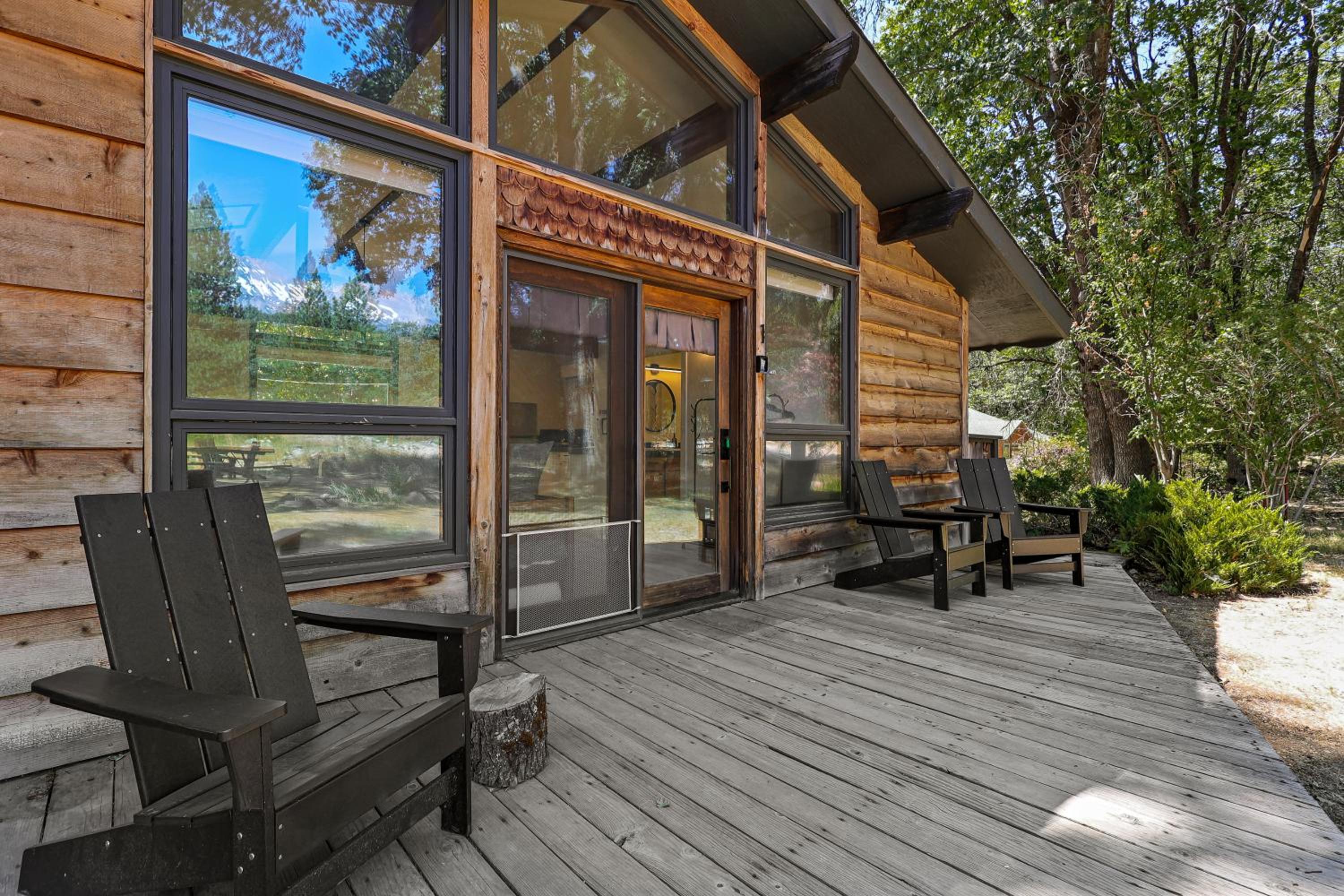 Basecamp Lodge