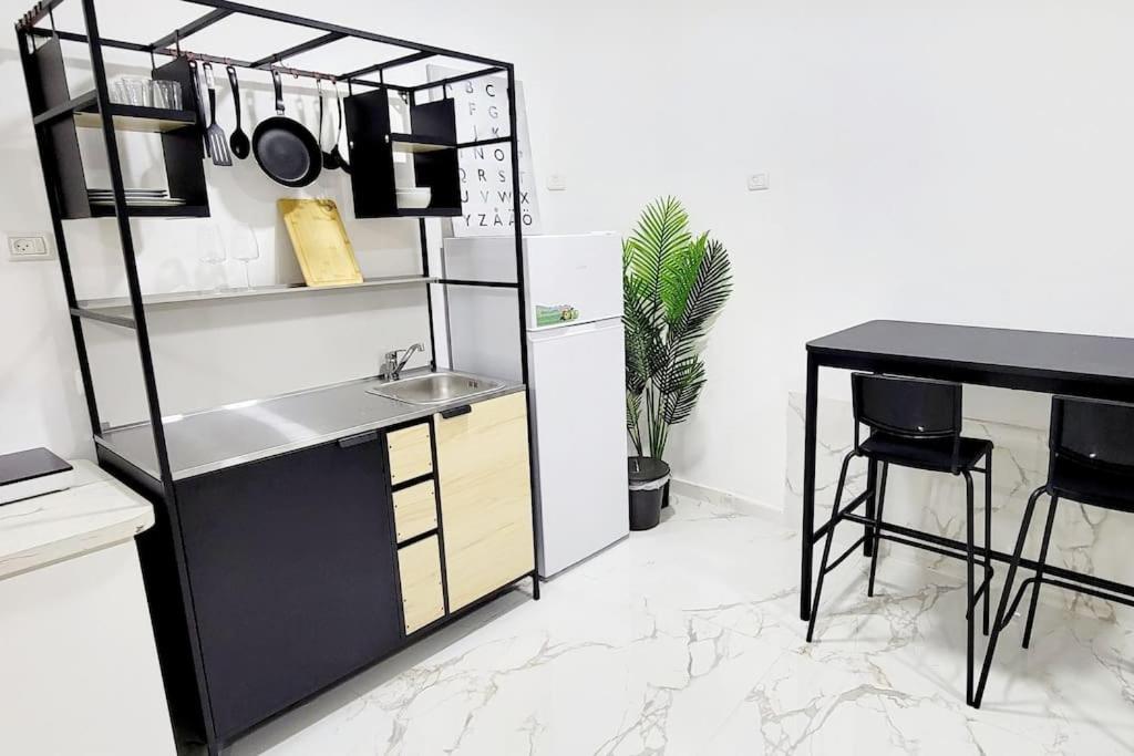 Beautiful Apartment in Ramat Gan next to SHEBA Hospital view 5
