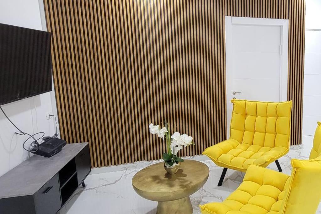 Beautiful Apartment in Ramat Gan next to SHEBA Hospital view 2