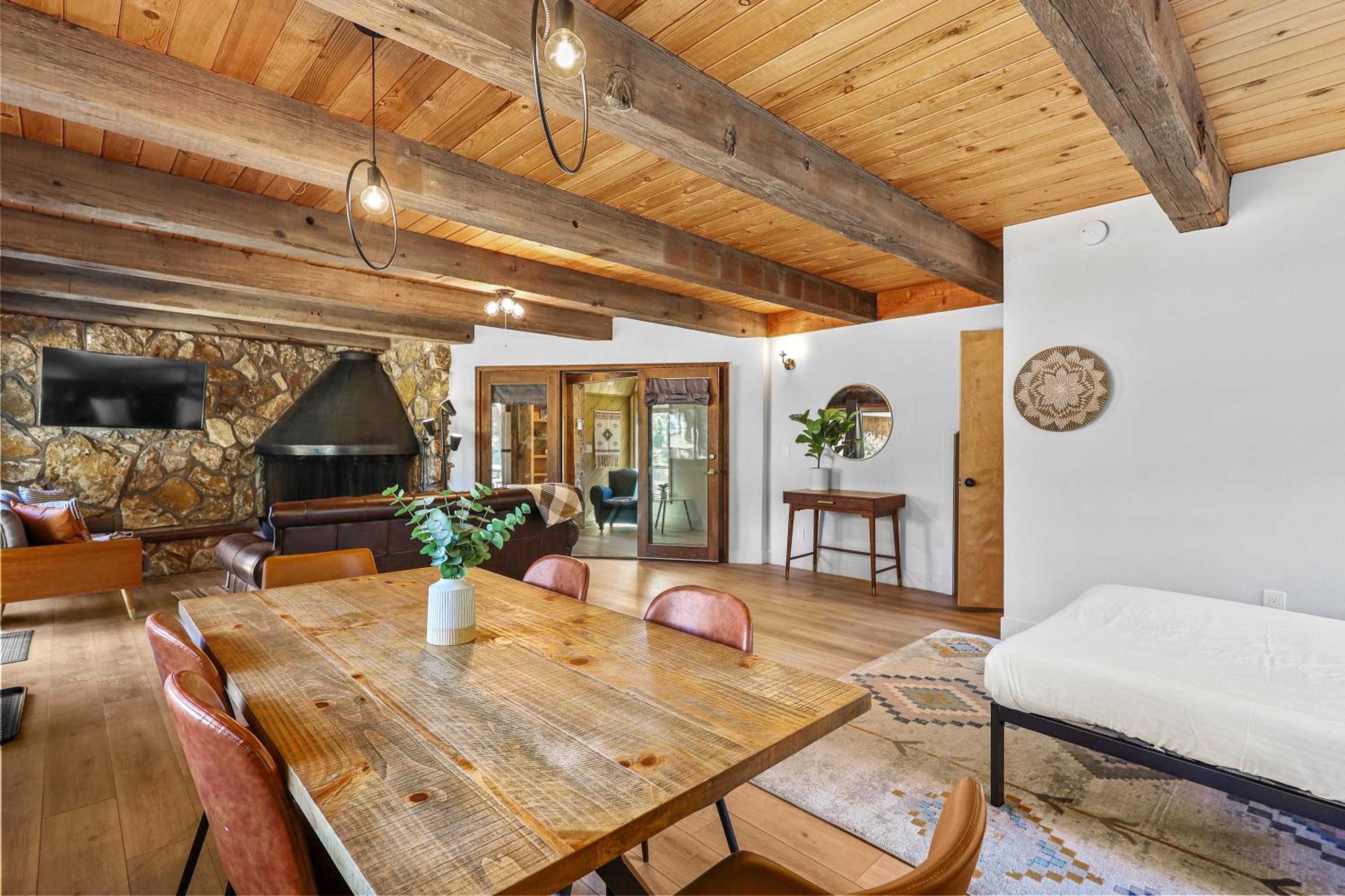 Basecamp Lodge