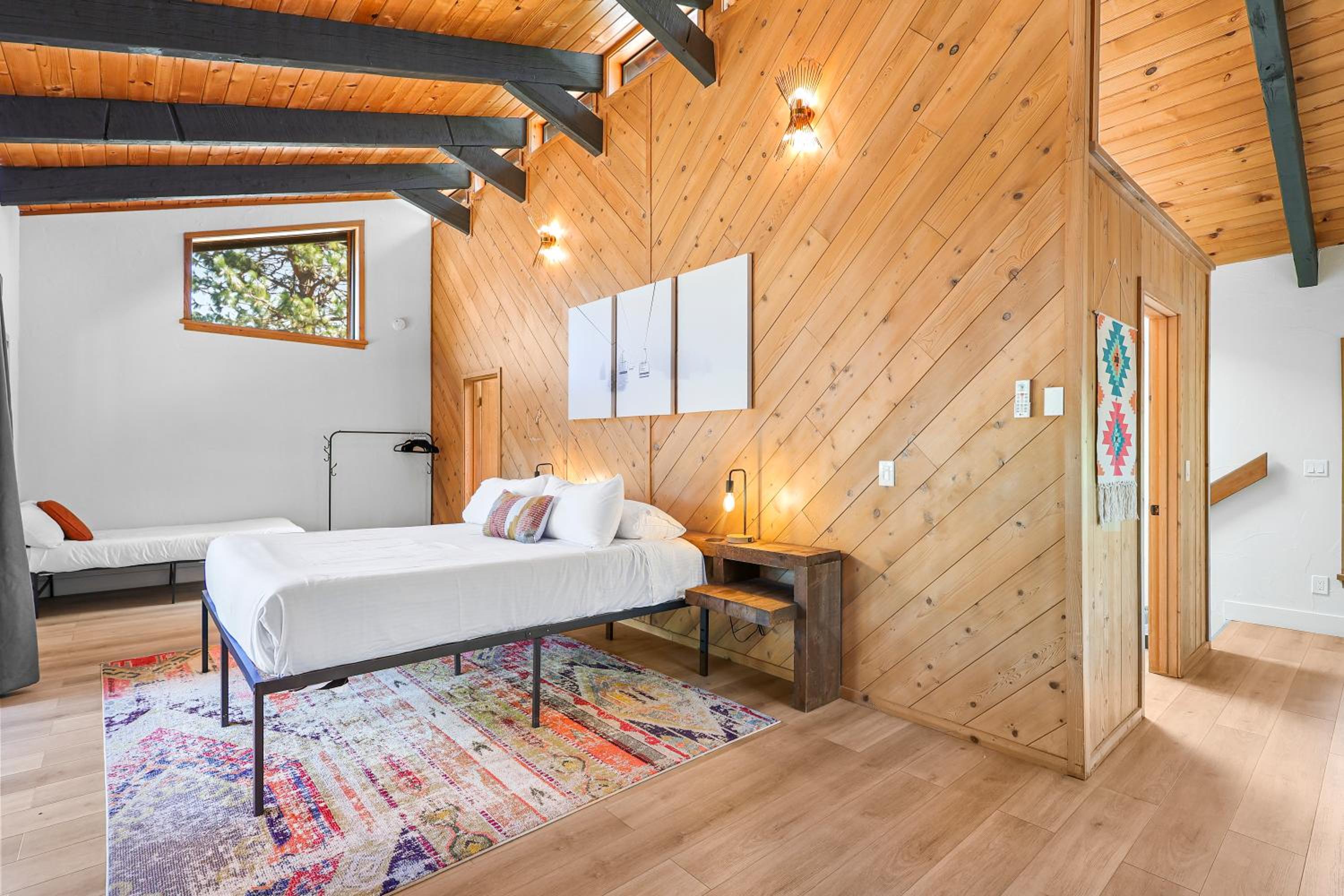Basecamp Lodge