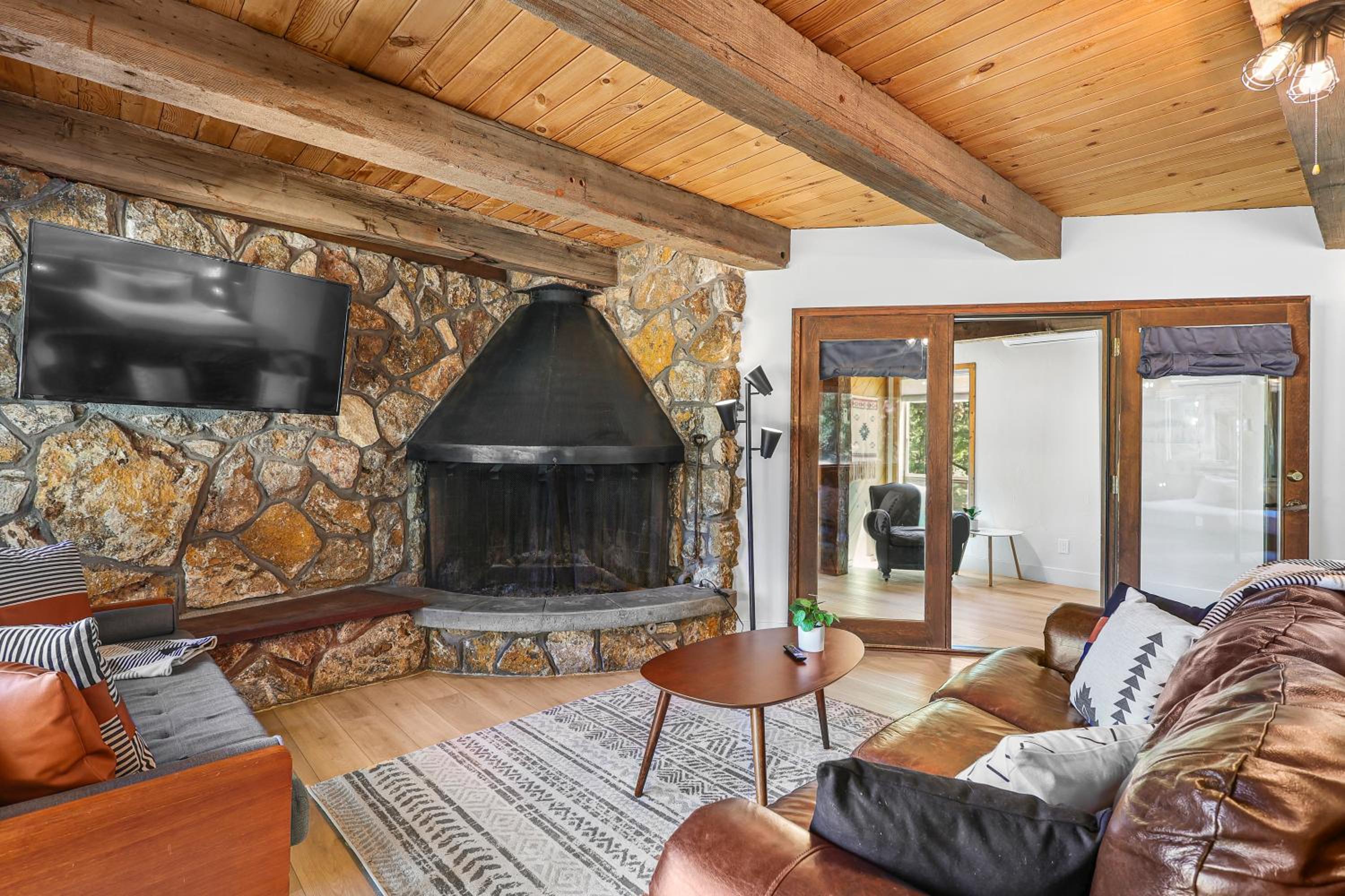 Basecamp Lodge
