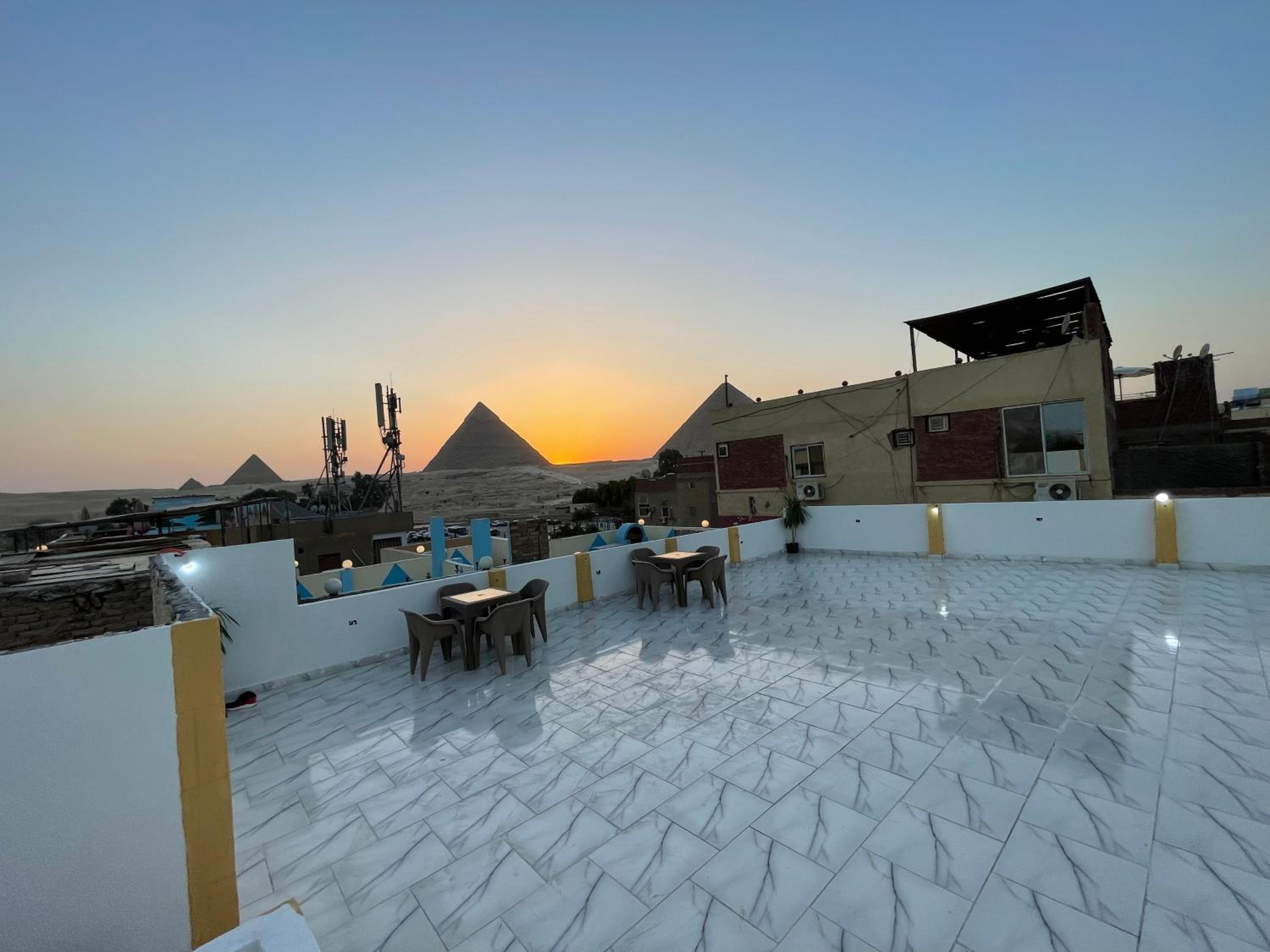 Basha Pyramids Inn