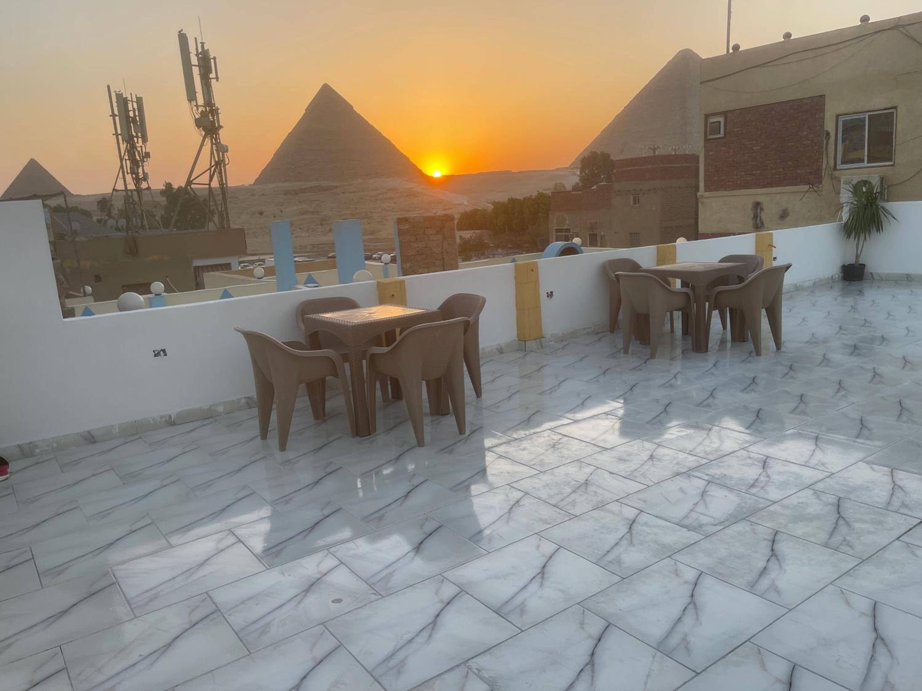 Basha Pyramids Inn