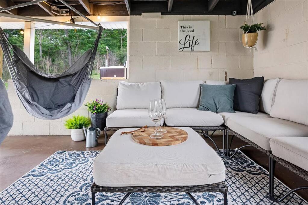 Spacious & Fun Family Oasis, Games, Hot Tub, View view 2