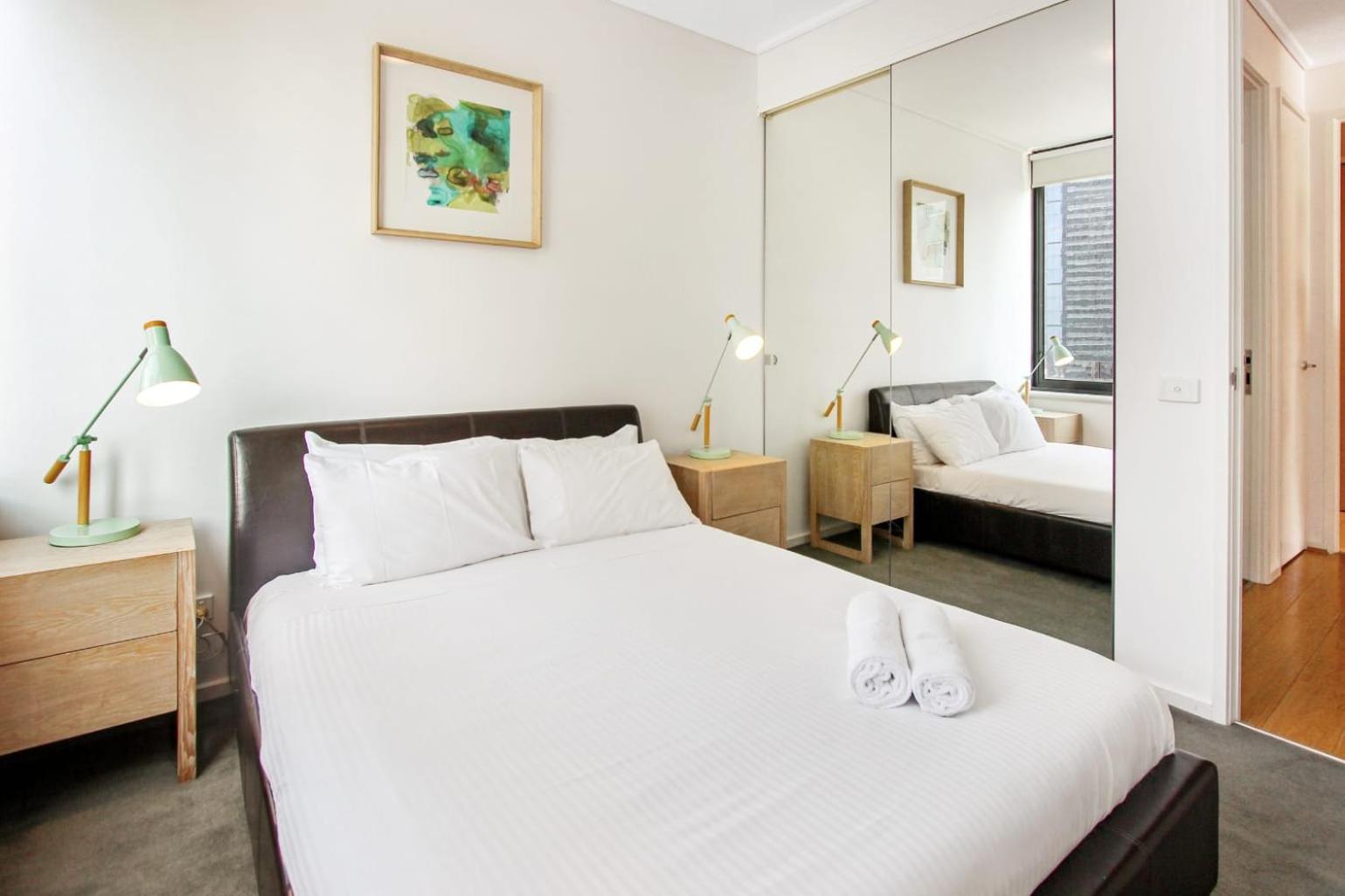 Spacious Living and Grand Views in Southbank