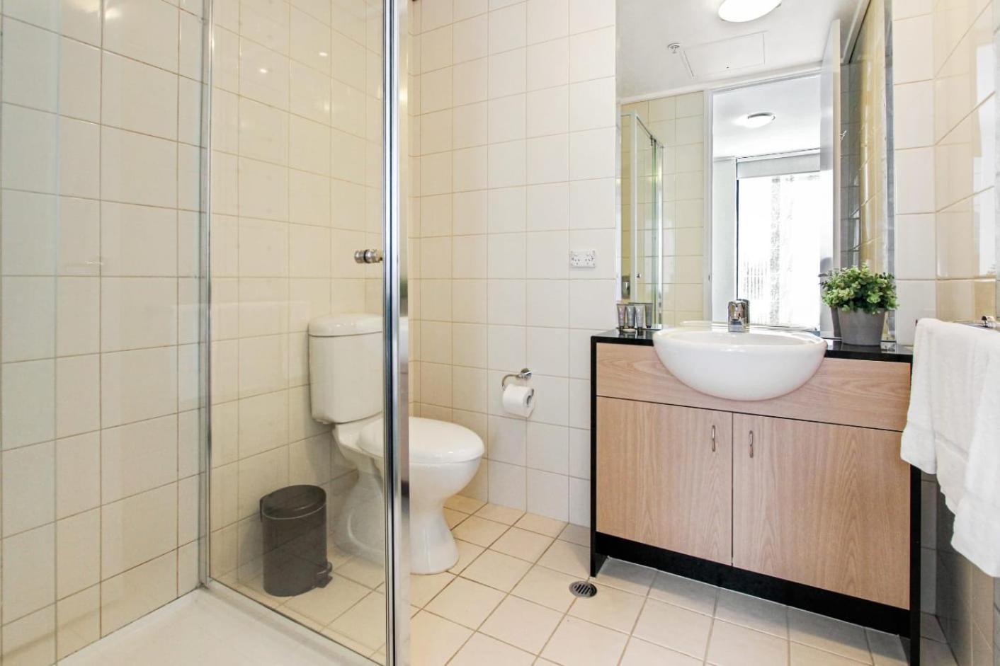 Spacious Living and Grand Views in Southbank