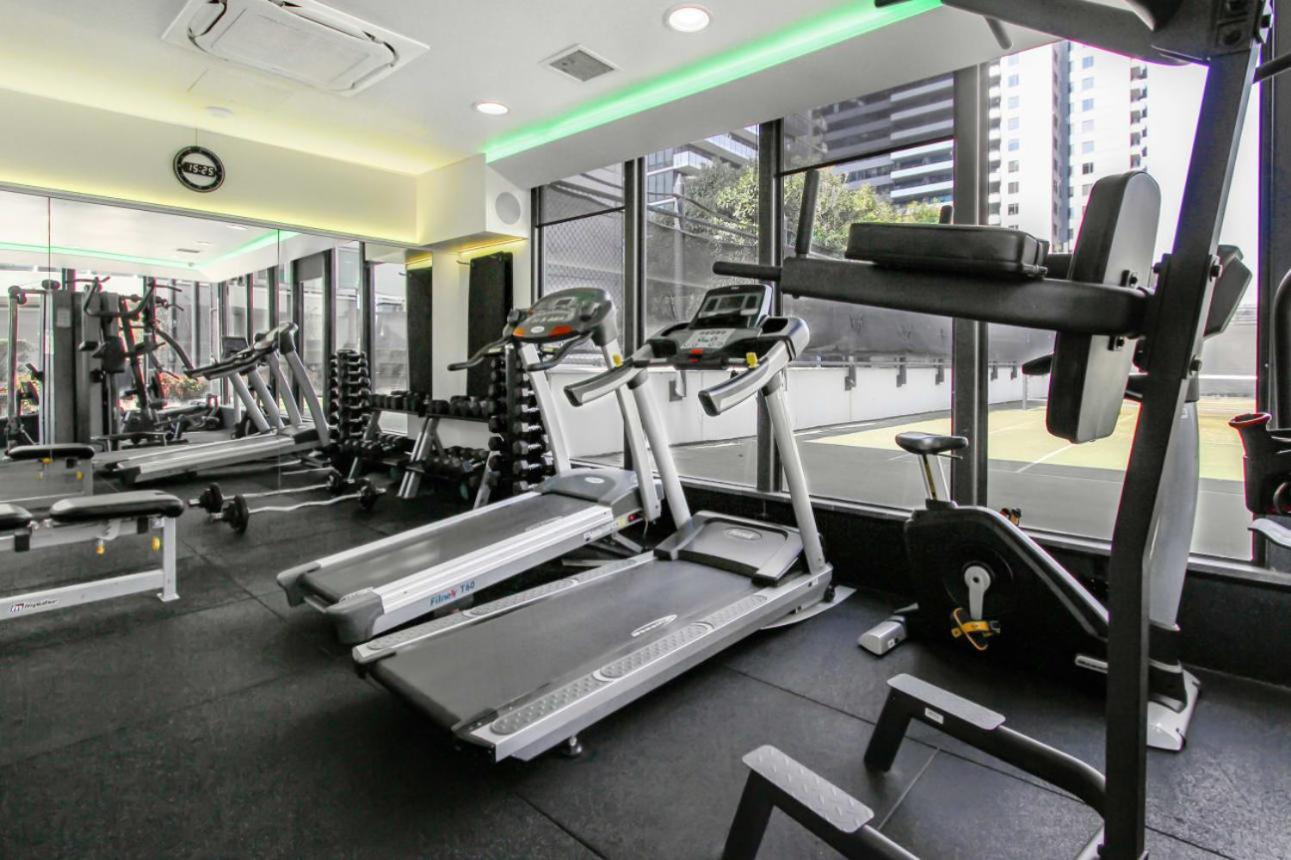 Spacious Living and Grand Views in Southbank