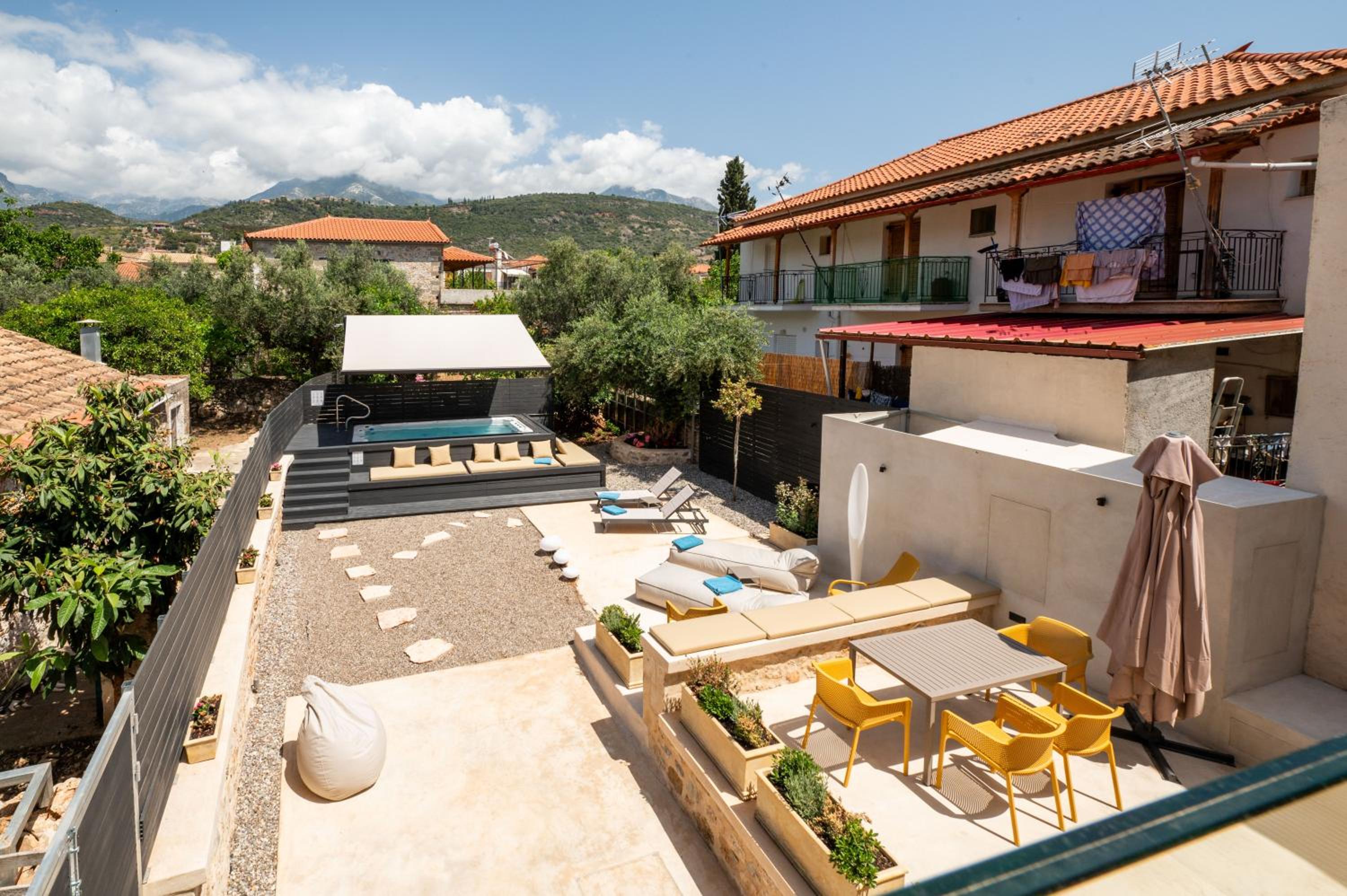 Cardamilia Suites