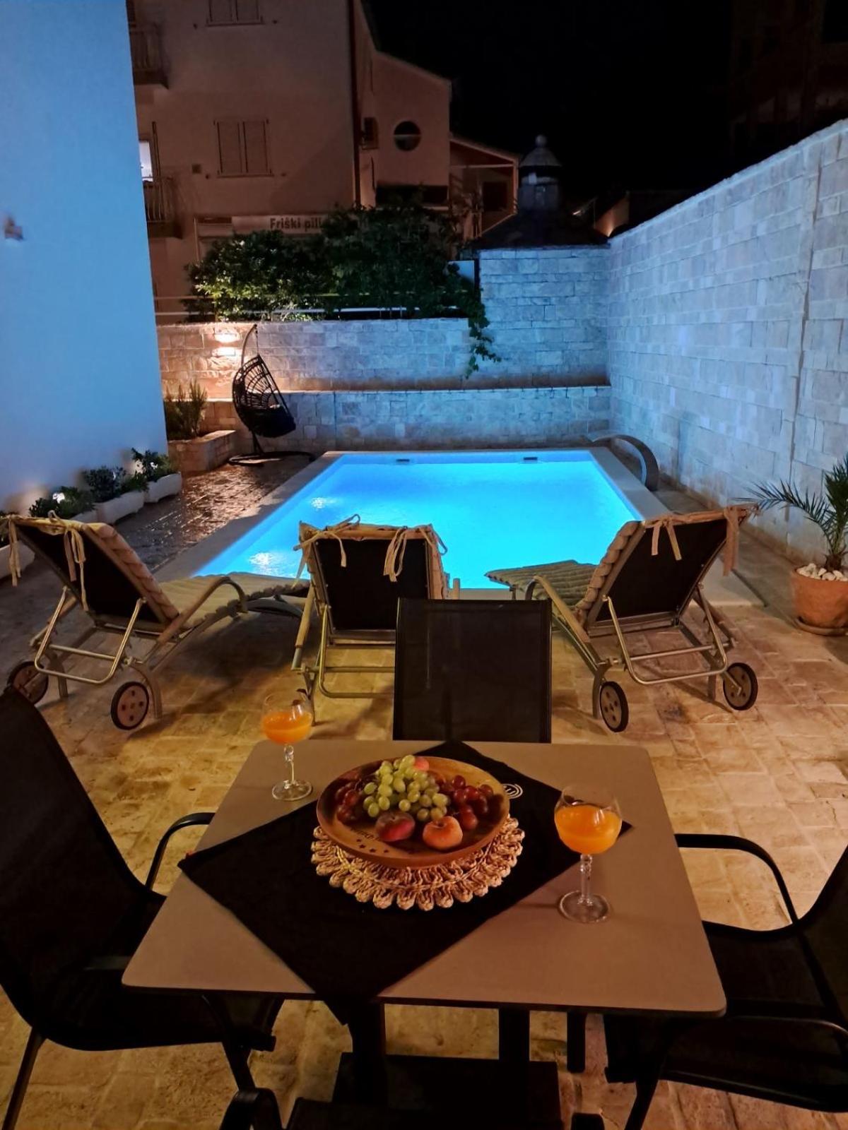 Apartmani Datea