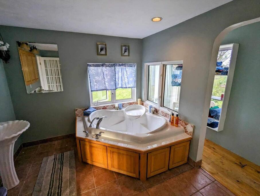 Beachside Serenity Cottage
